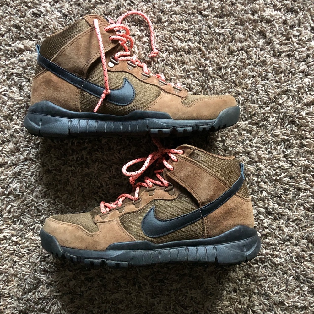 Nike SB Dunk High top hiking boot